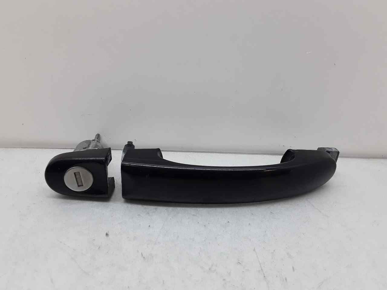 Maneta exterior delantera izquierda
