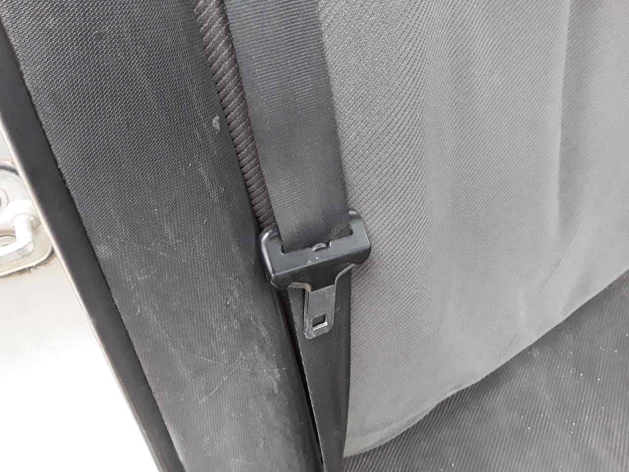 Cinturon seguridad trasero derecho