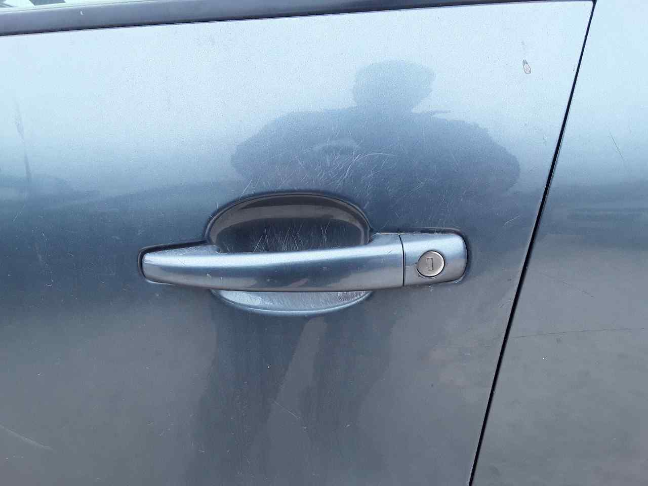 Maneta exterior delantera izquierda