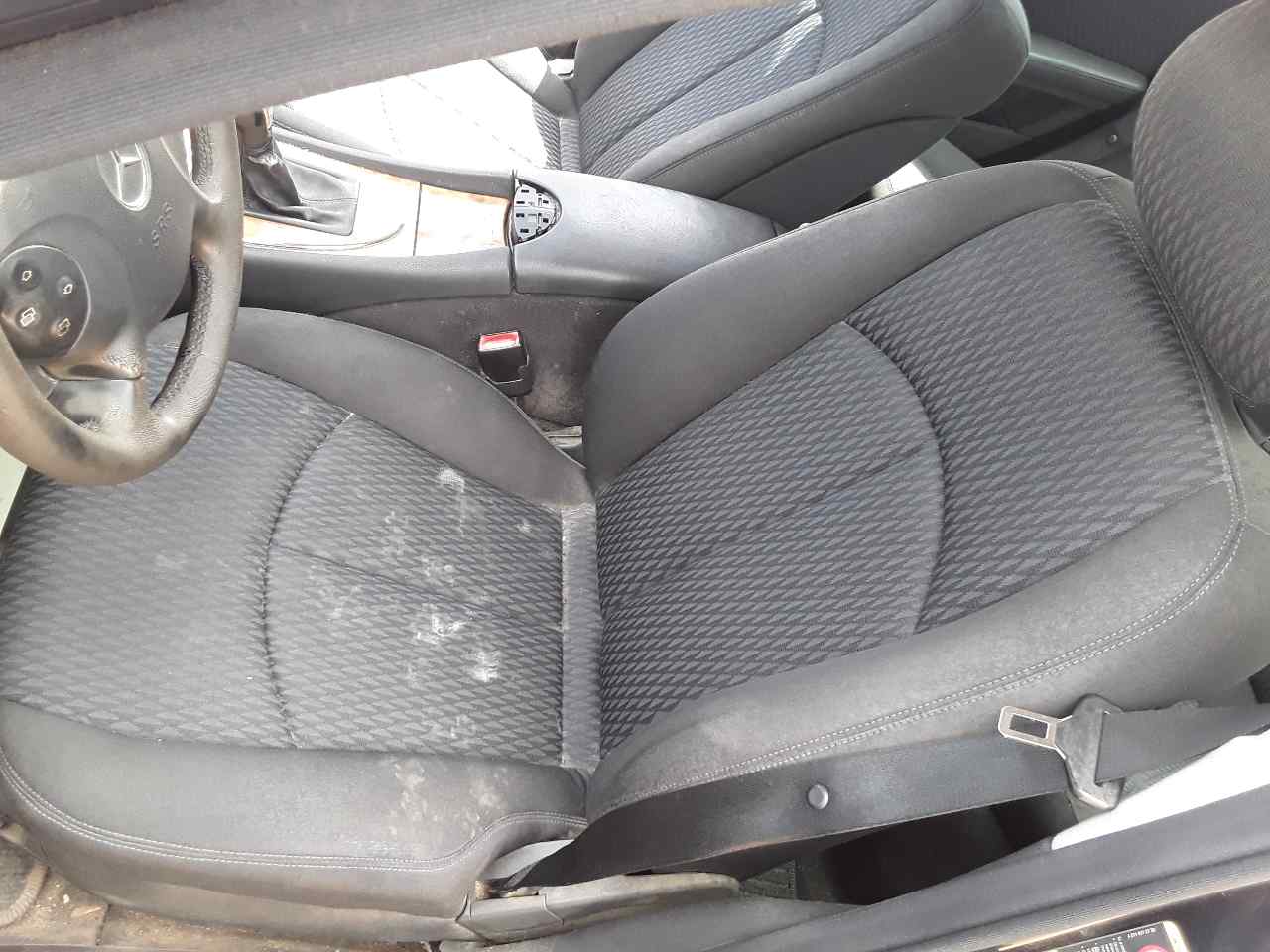 Asiento delantero izquierdo