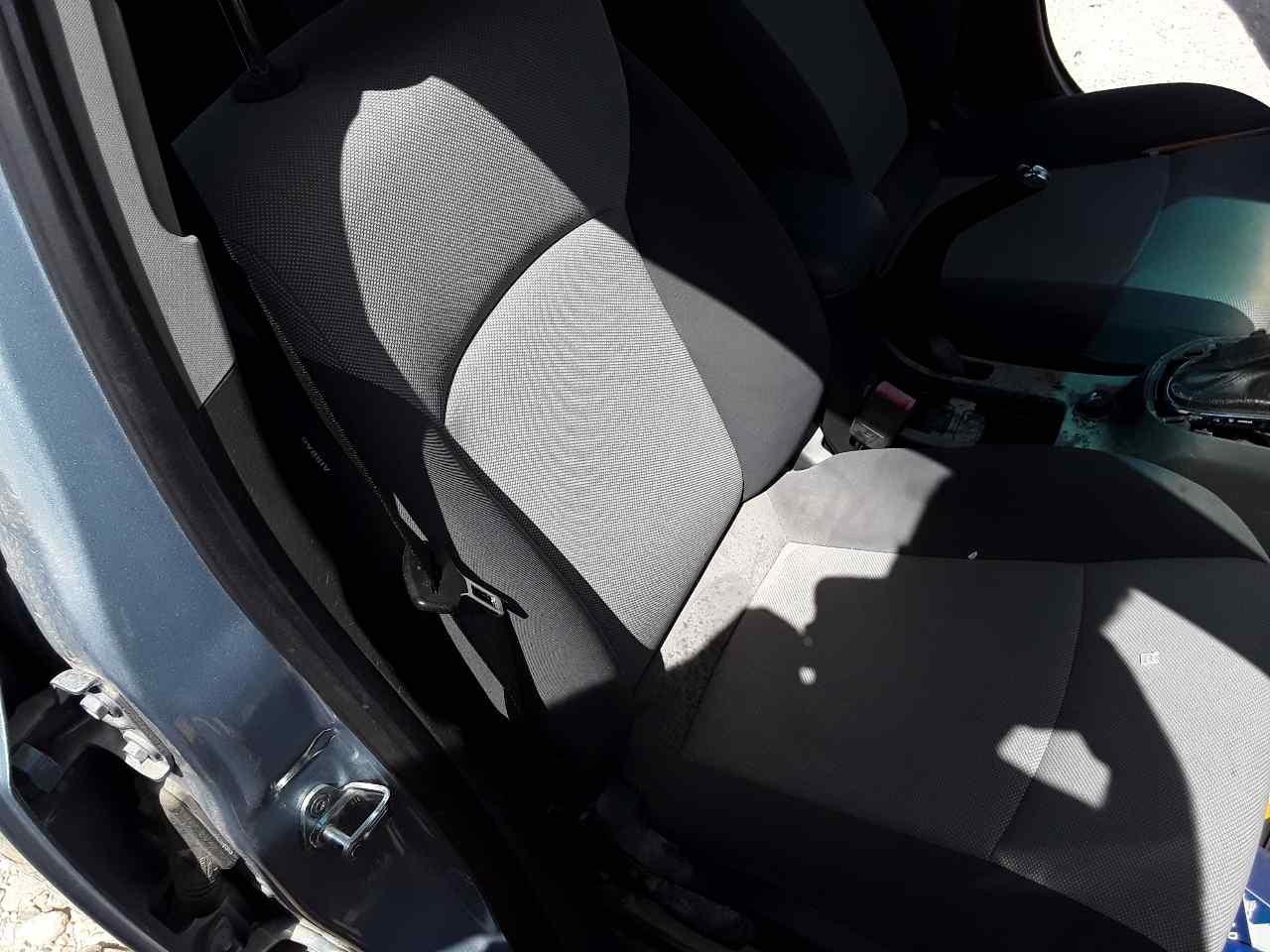 Asiento delantero derecho, foto 1 de 1