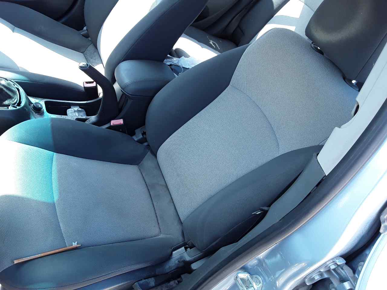 Asiento delantero izquierdo, foto 1 de 1