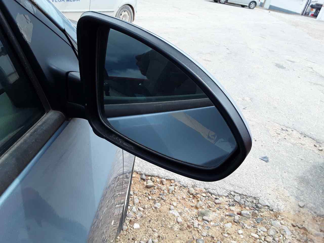 Retrovisor derecho, foto 1 de 2