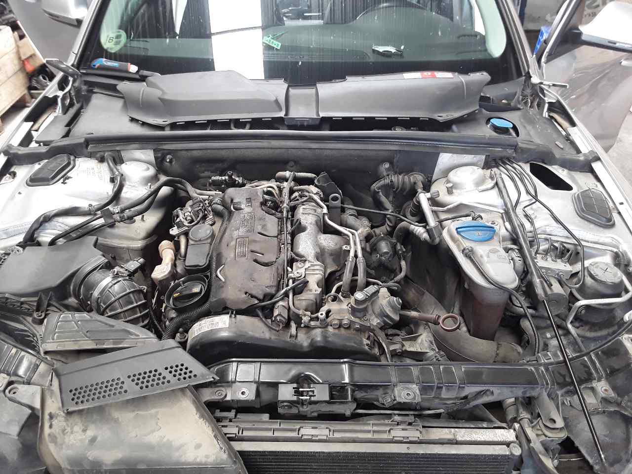 Complete engine, photo 1 of 1