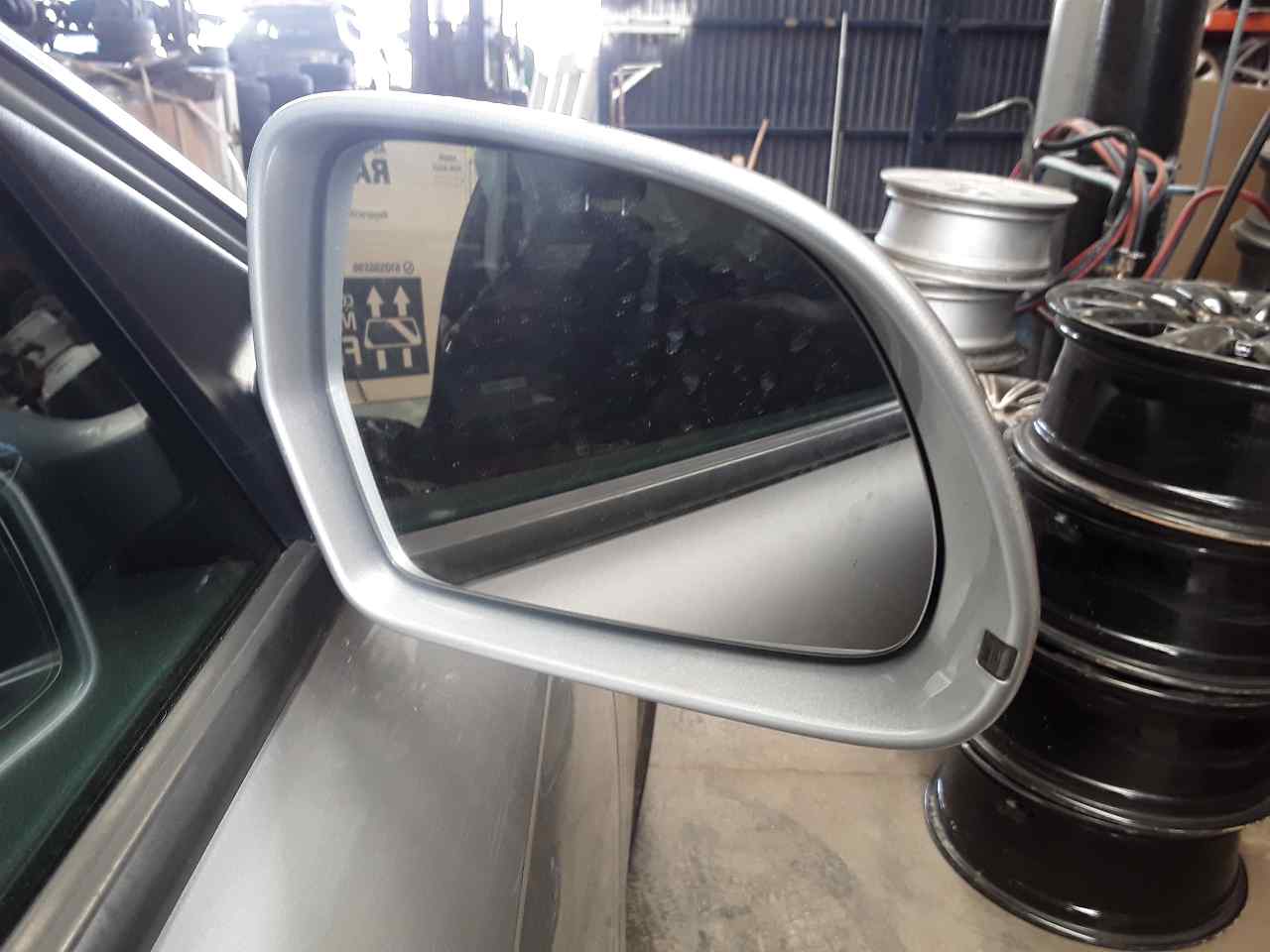 Retrovisor derecho, foto 1 de 2