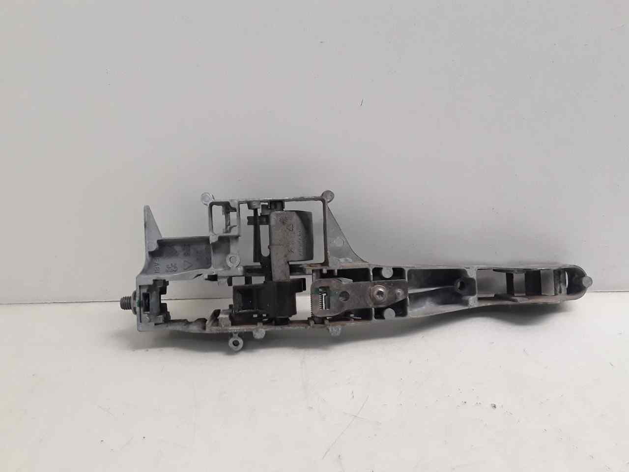 Soporte maneta exterior delantera izquierda