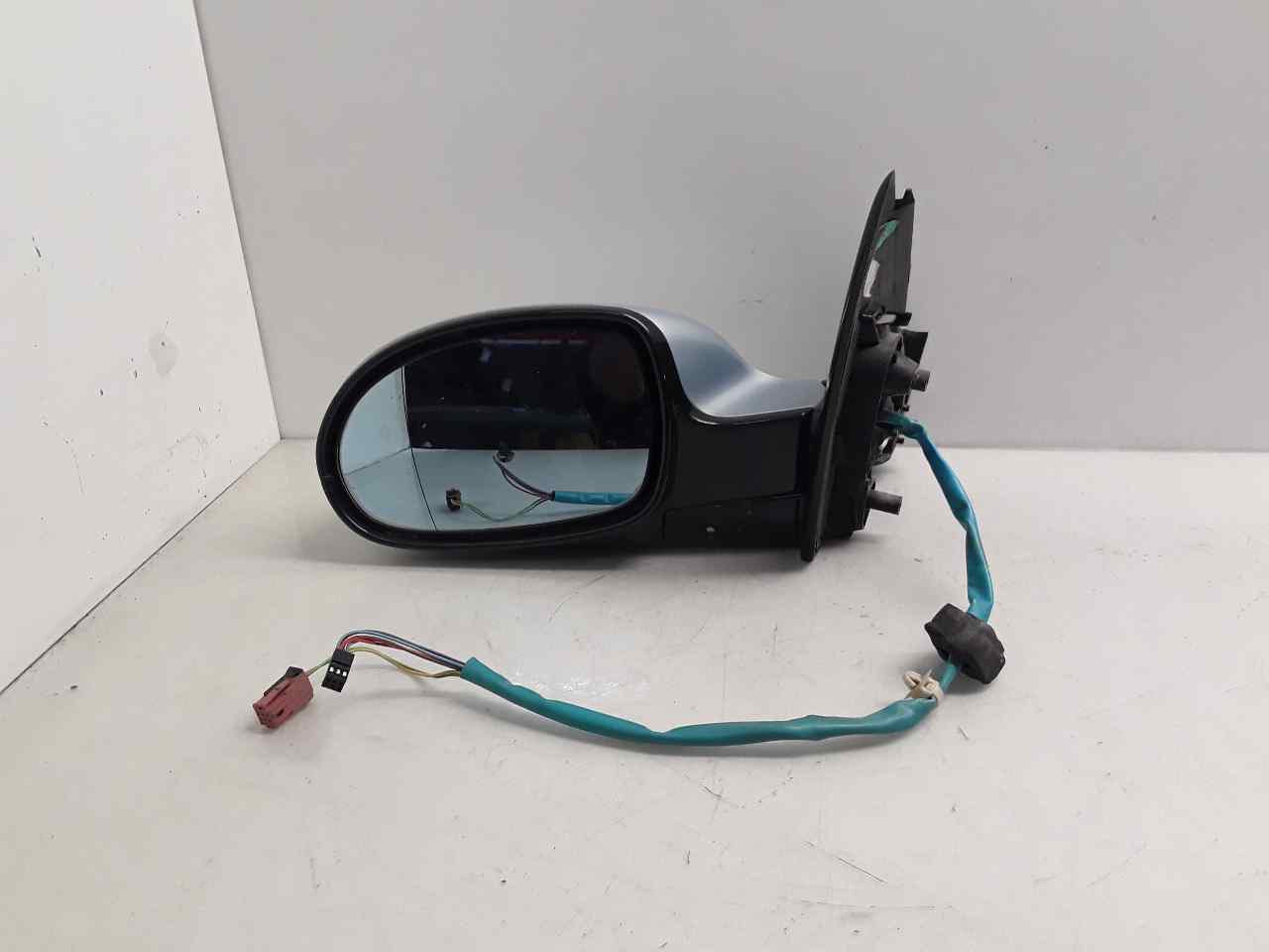 Retrovisor izquierdo