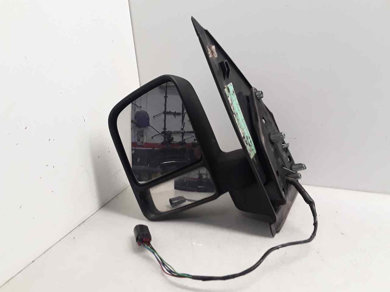 Retrovisor izquierdo