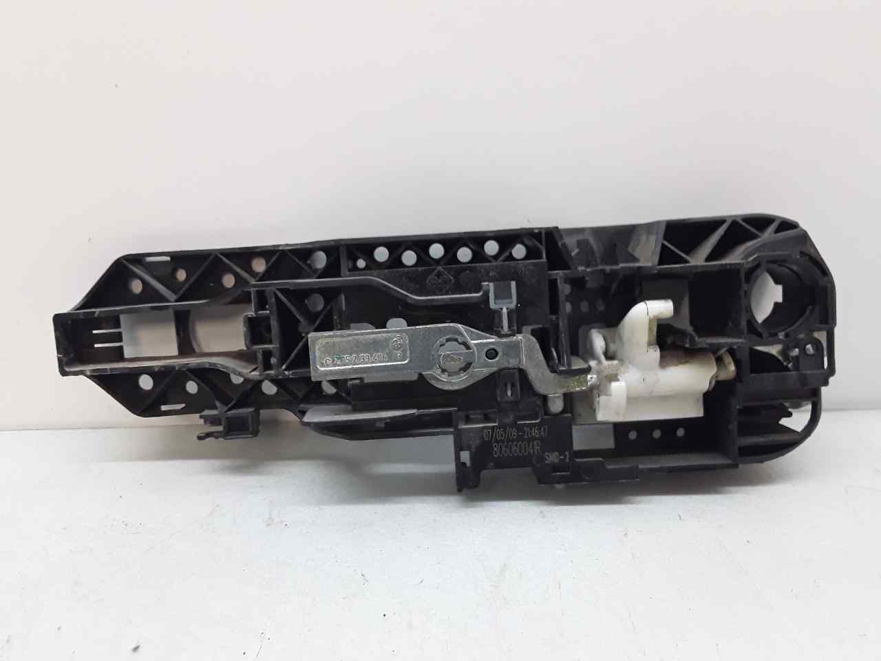 Soporte maneta exterior delantera derecha