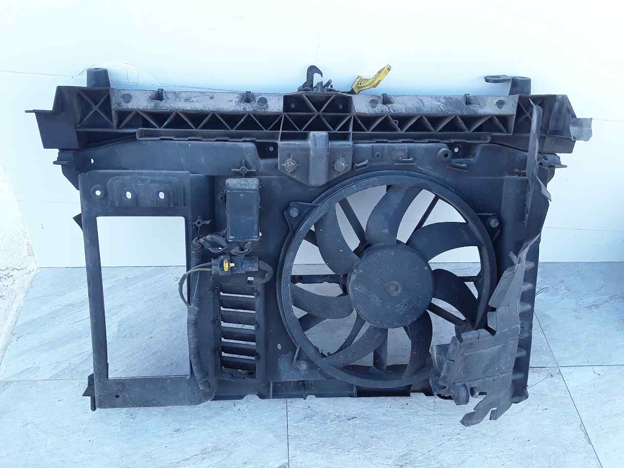 Panel frontal