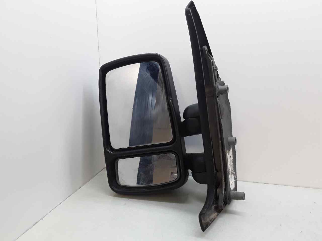 Retrovisor izquierdo