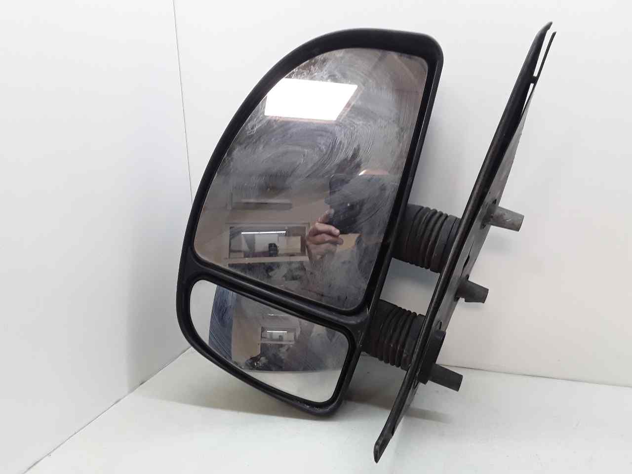 Retrovisor izquierdo