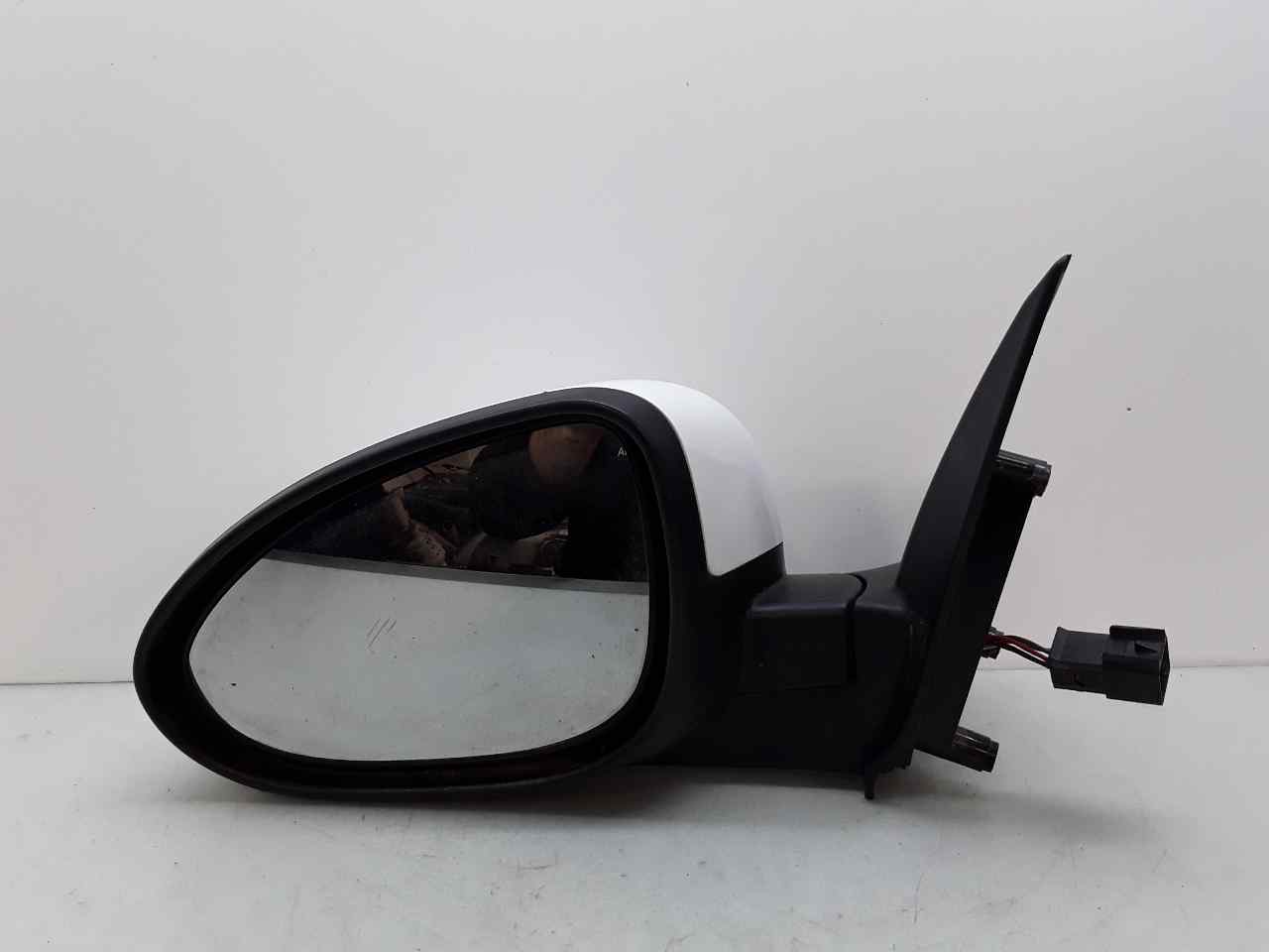 Retrovisor izquierdo