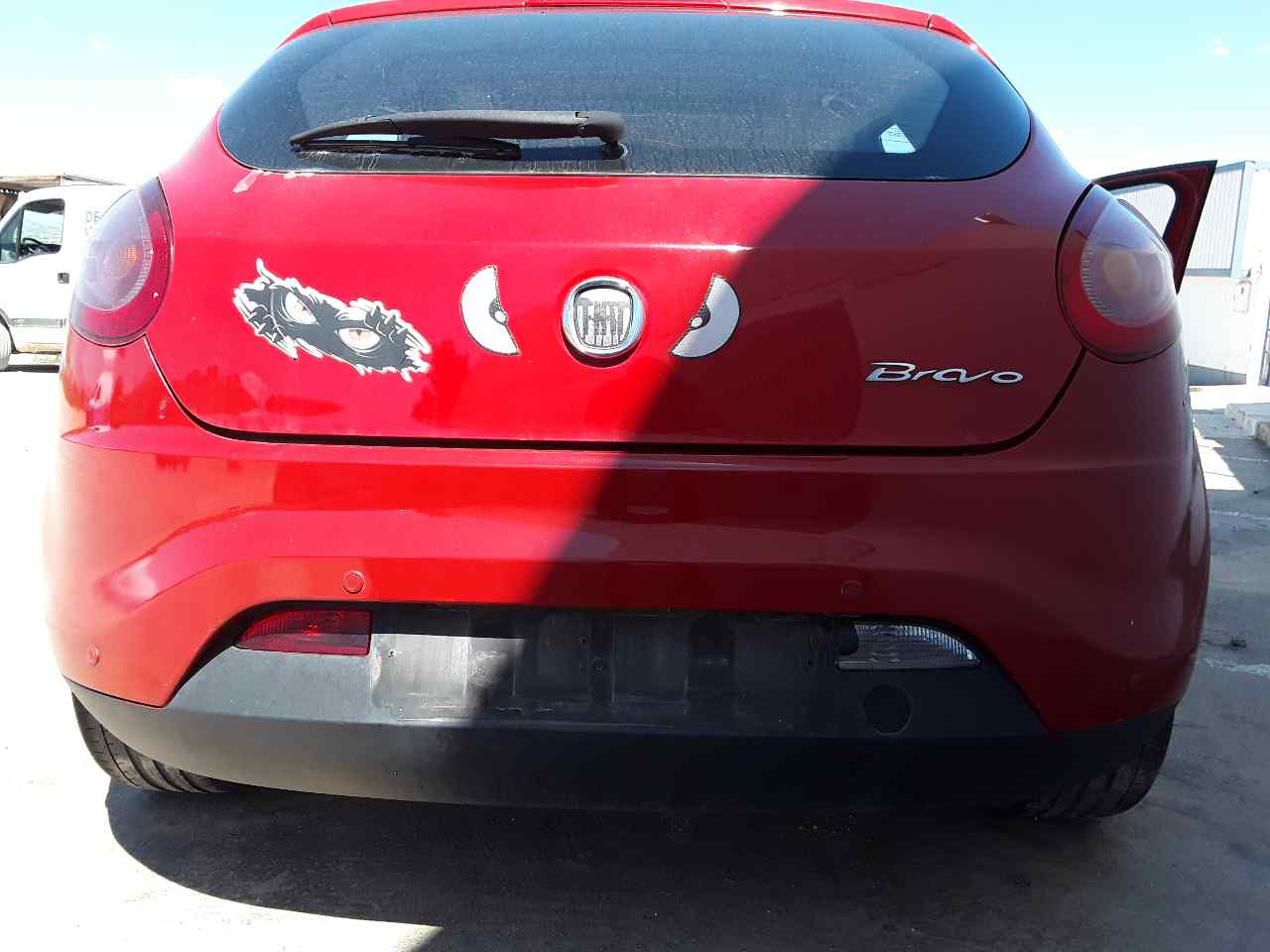 Paragolpes trasero