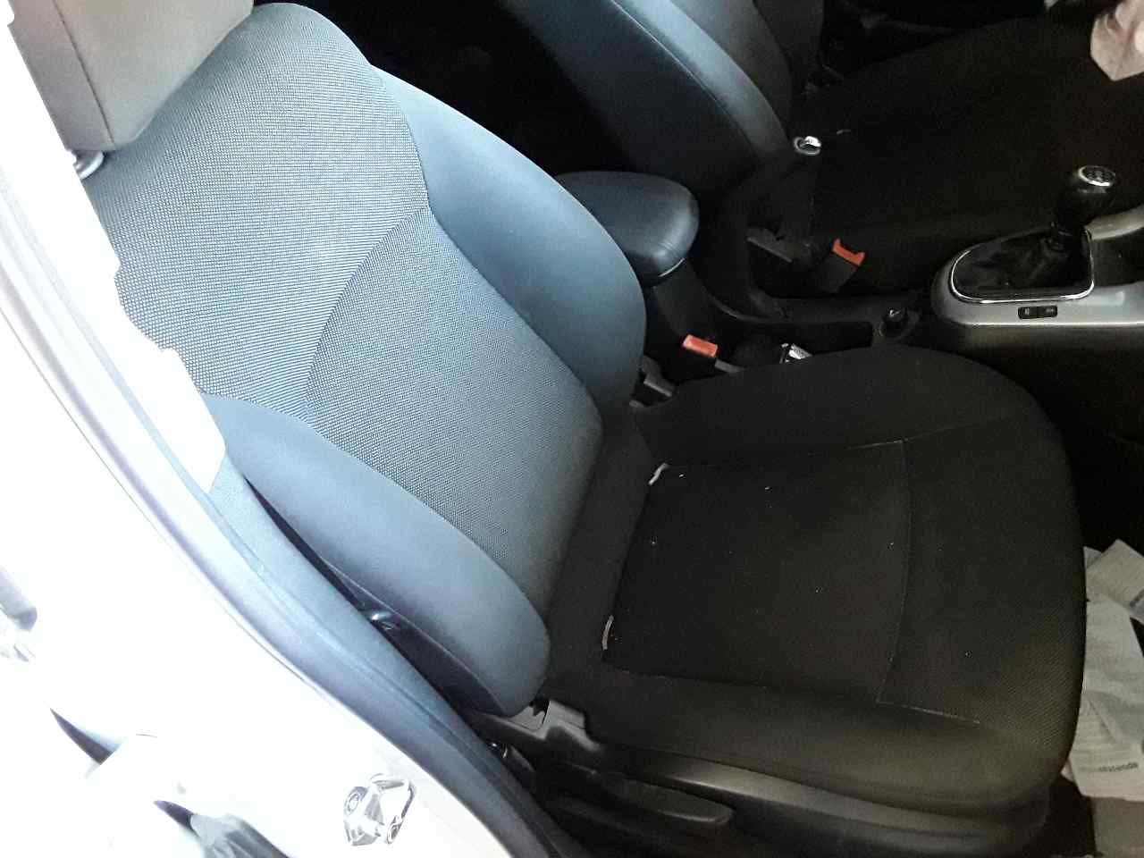 Asiento delantero derecho, foto 1 de 2