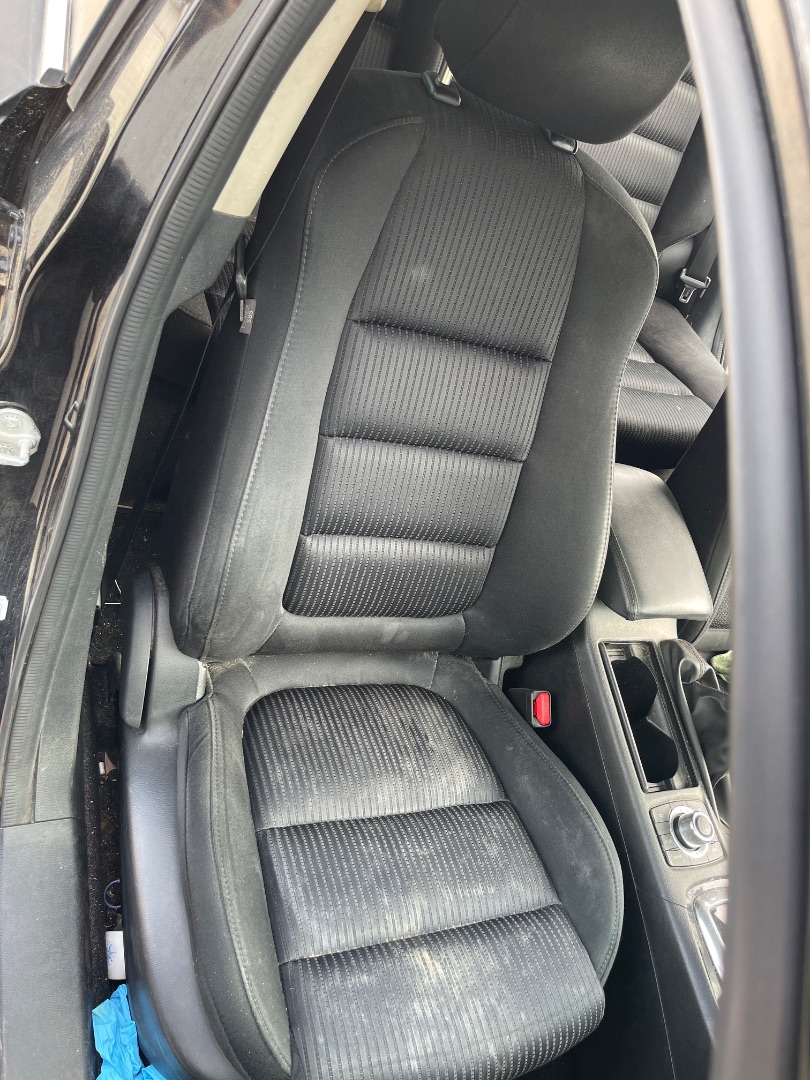 Asiento delantero derecho