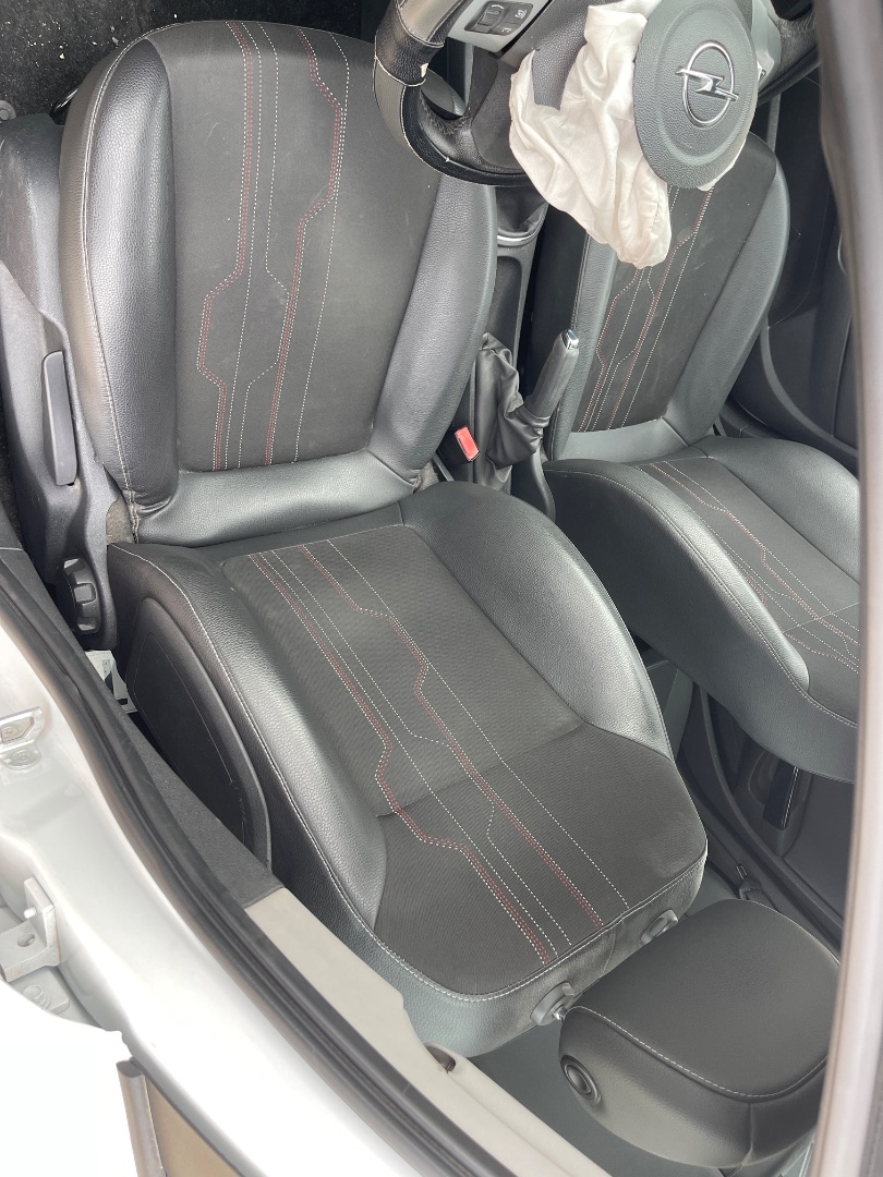 Asiento delantero izquierdo, foto 1 de 1