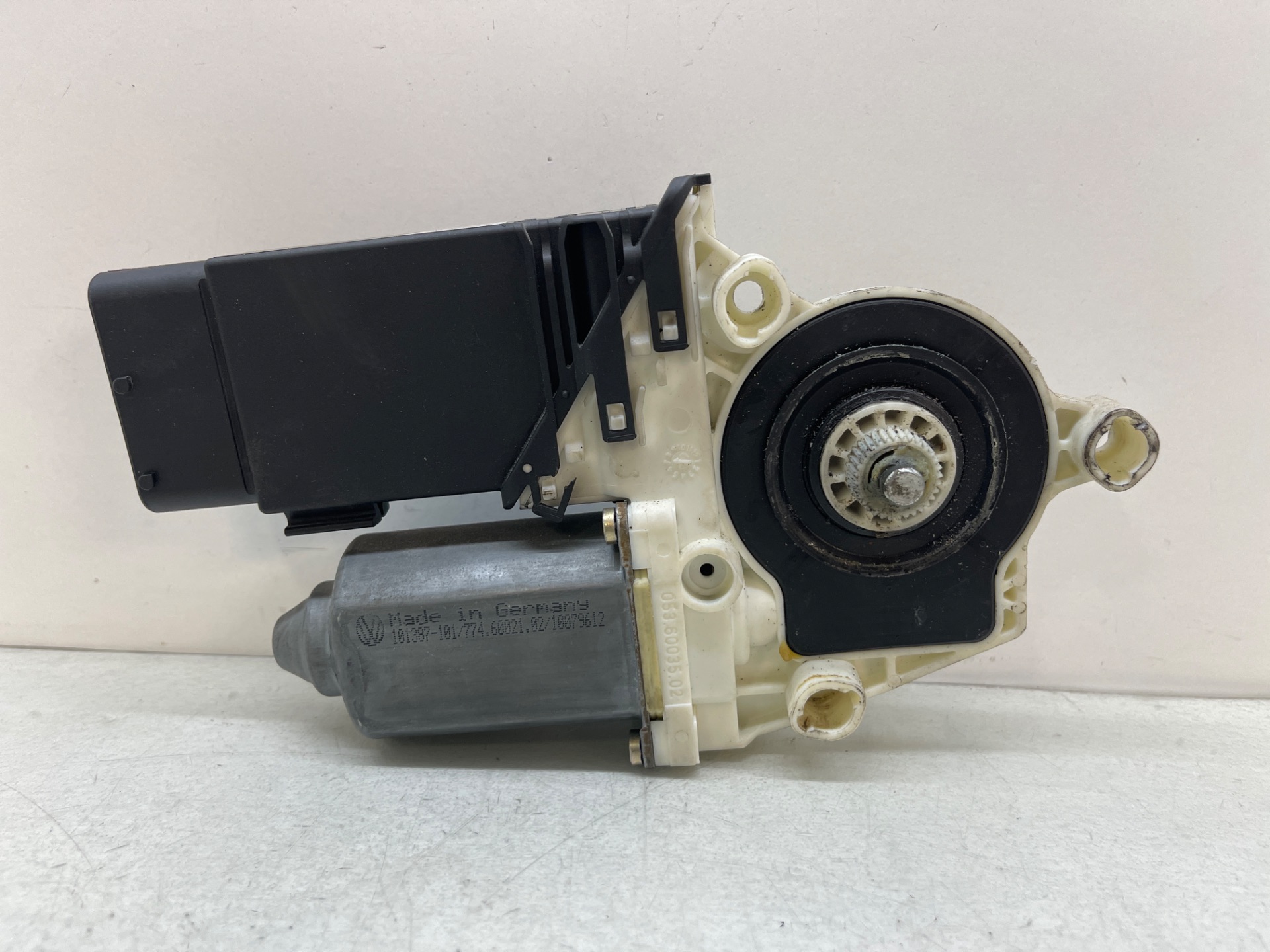 Motor elevalunas delantero izquierdo