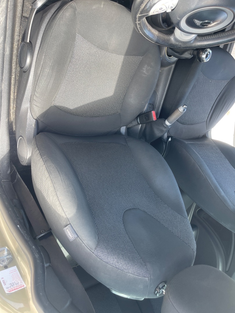 Asiento delantero izquierdo