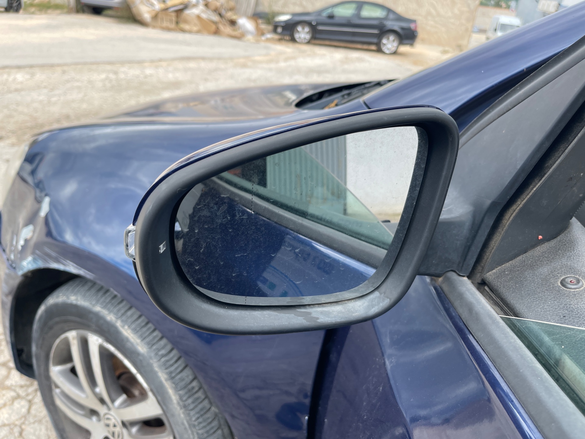 Retrovisor izquierdo