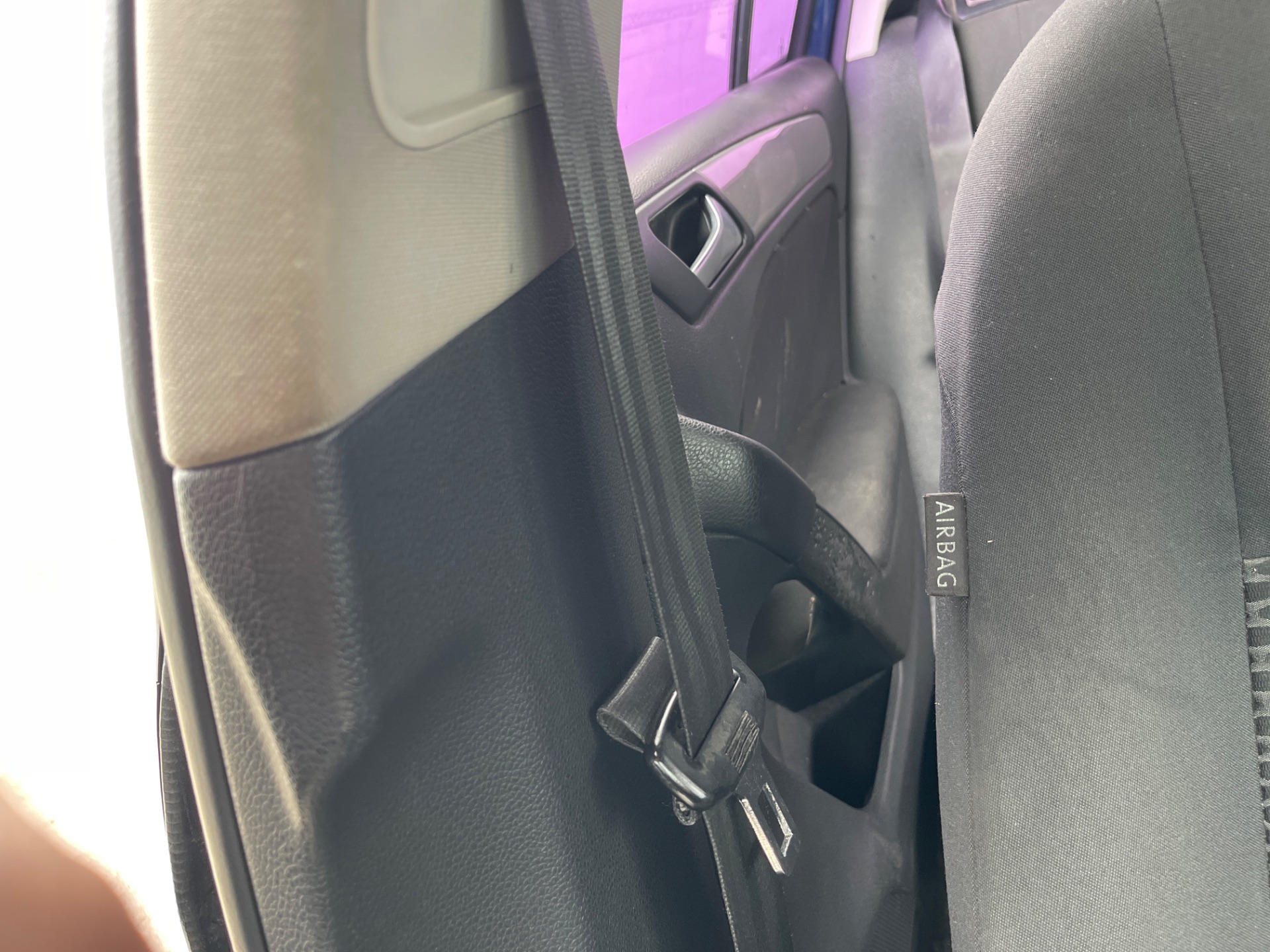 Cinturon seguridad delantero derecho