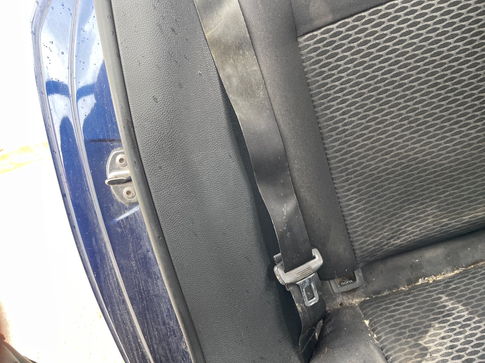 Cinturon seguridad trasero derecho