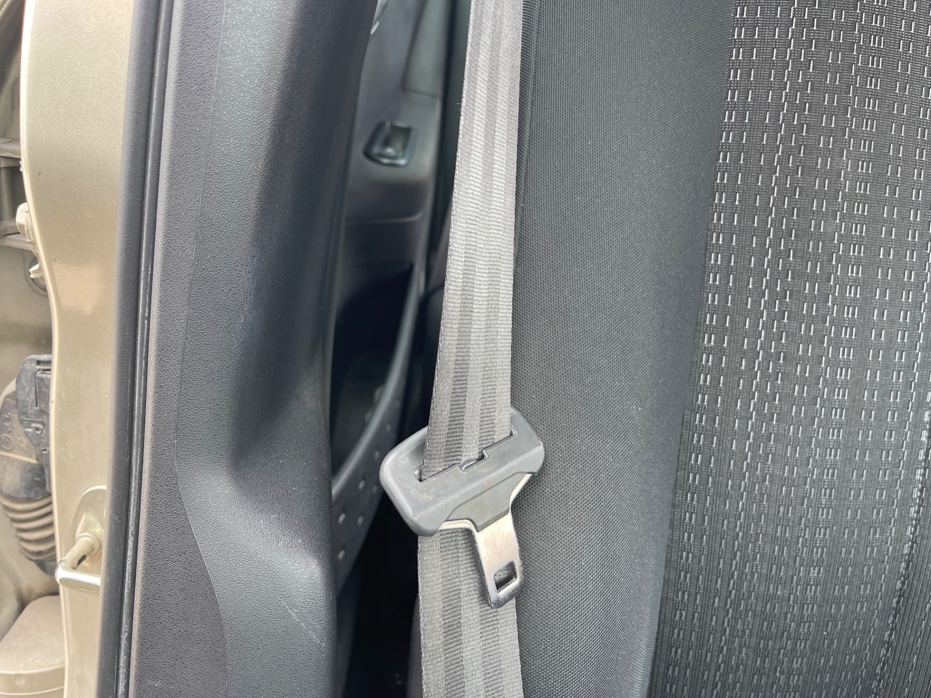 Cinturon seguridad delantero derecho