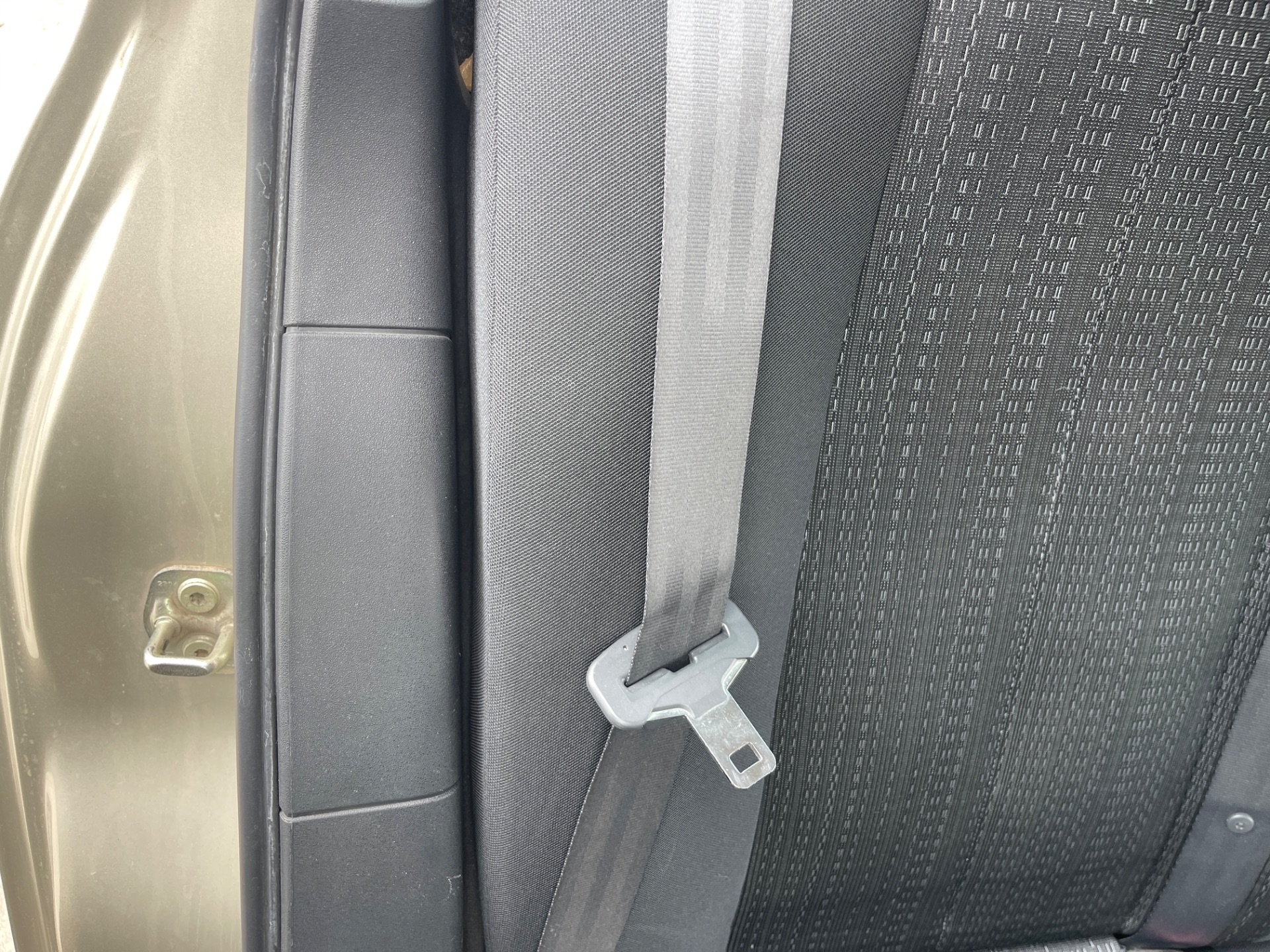 Cinturon seguridad trasero derecho