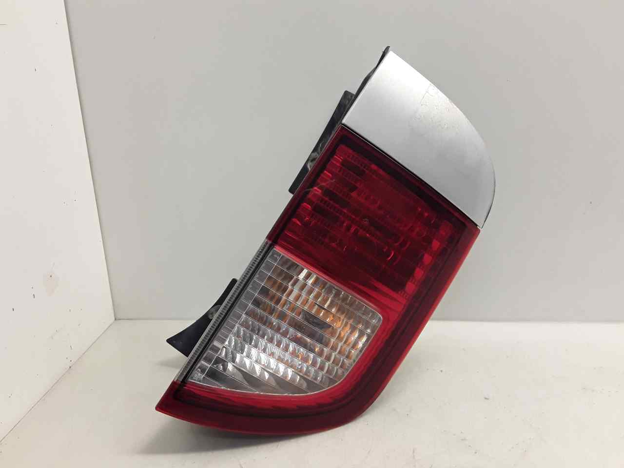 Right rear light, photo 1 of 4