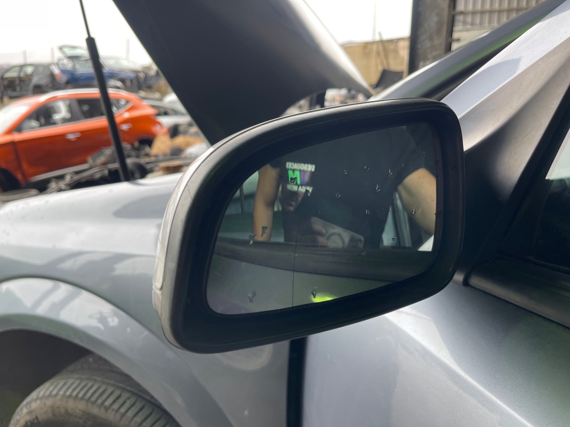 Retrovisor izquierdo