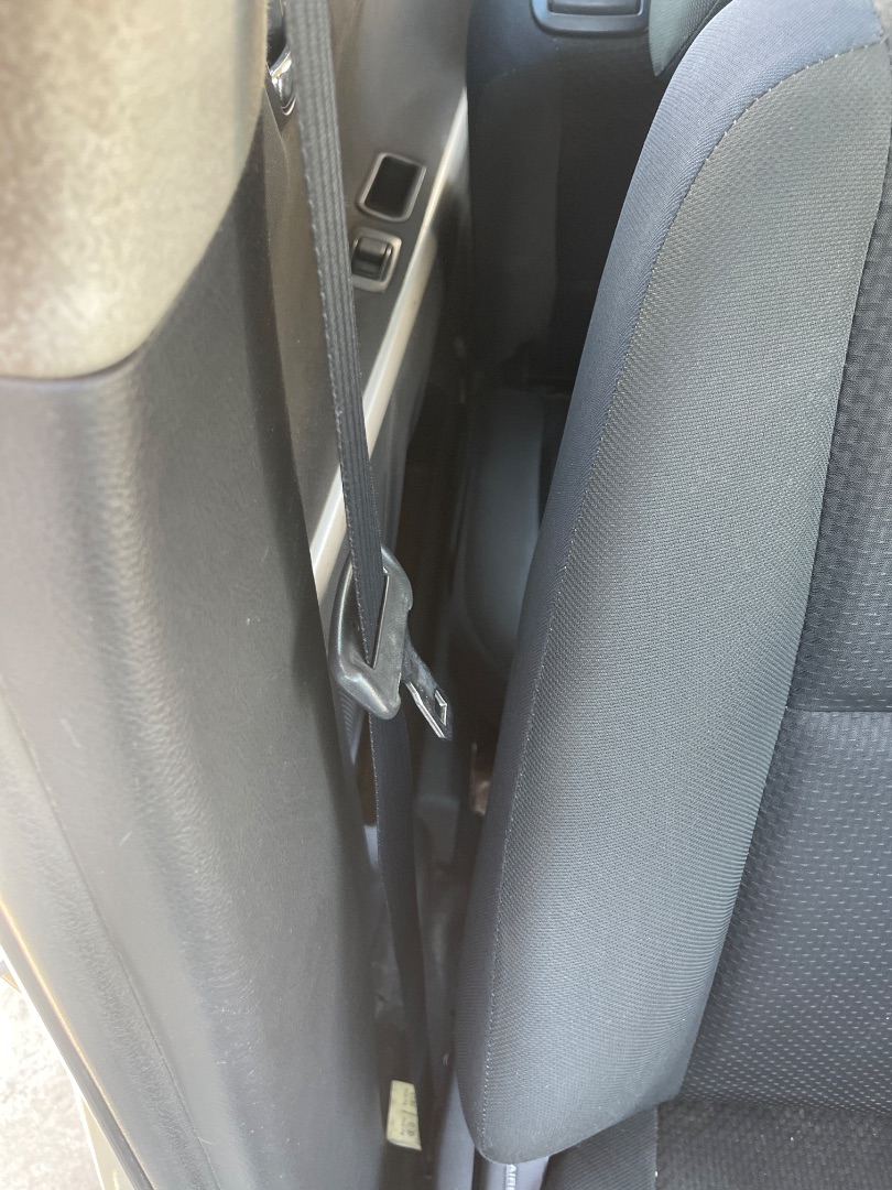 Cinturon seguridad delantero derecho