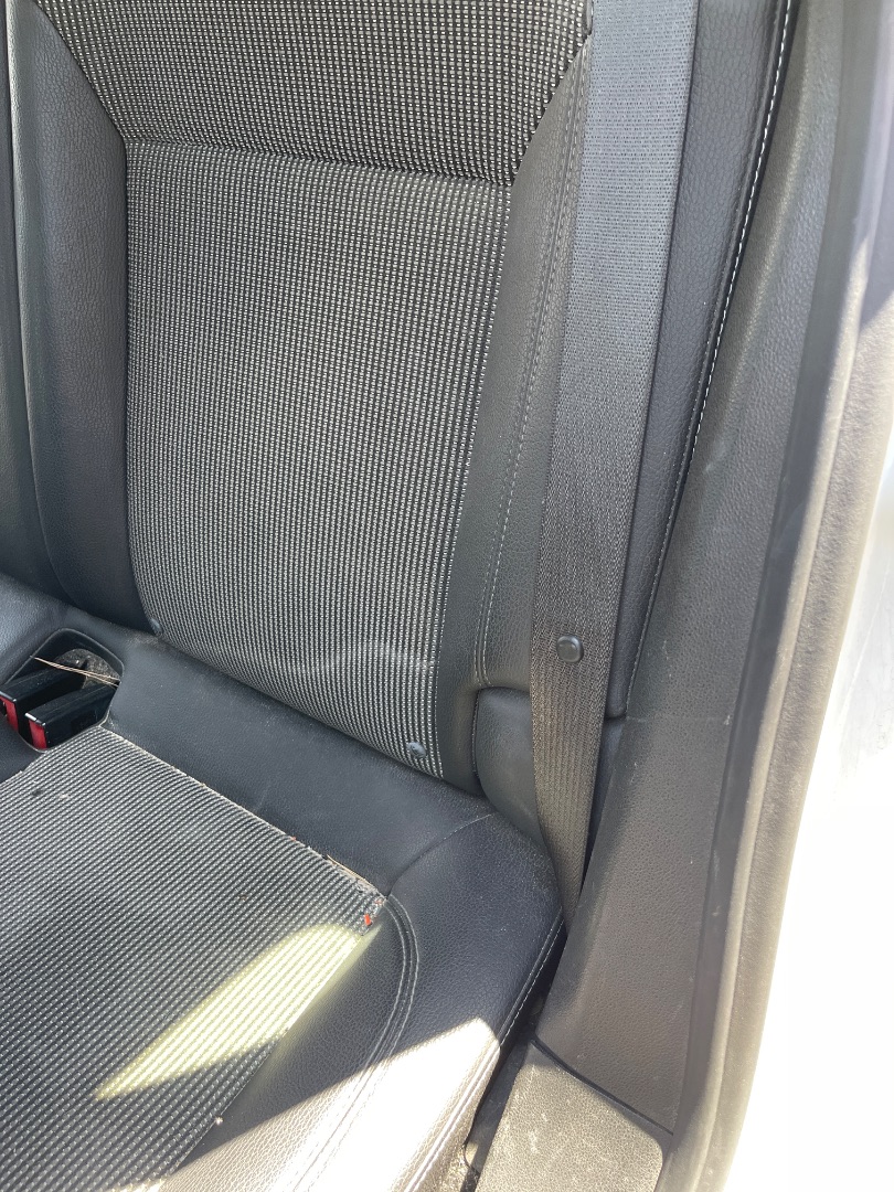 Cinturon seguridad trasero izquierdo