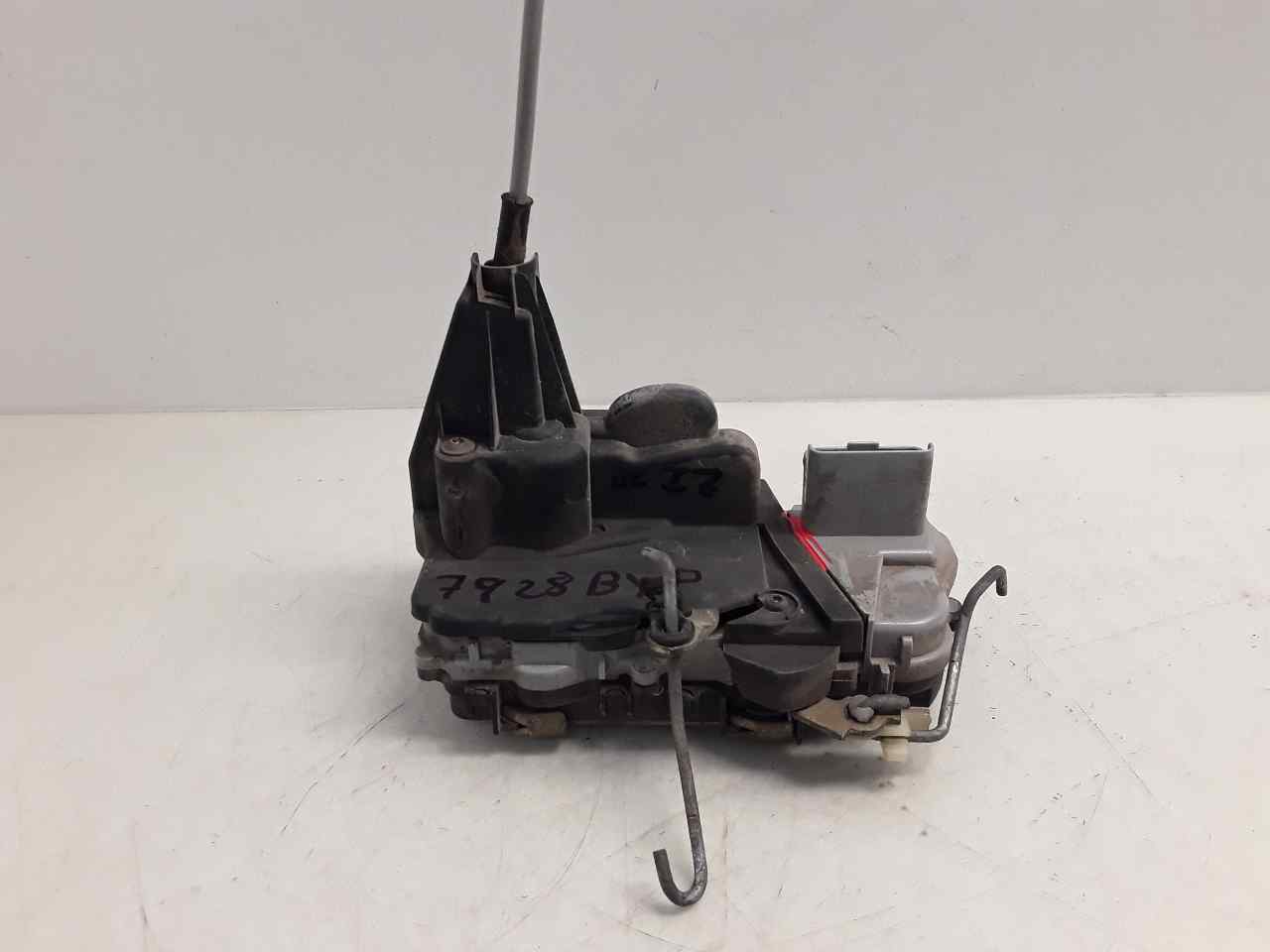 Cerradura puerta delantera izquierda