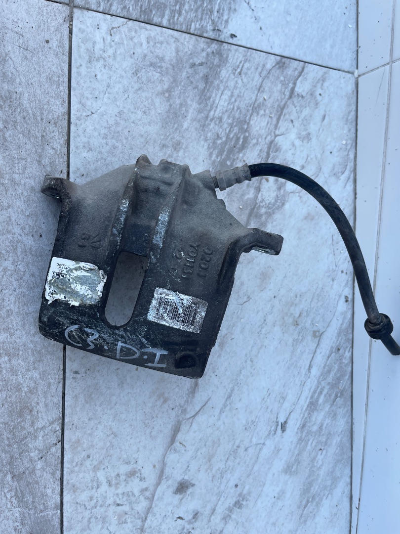 Pinza de freno delantera izquierda