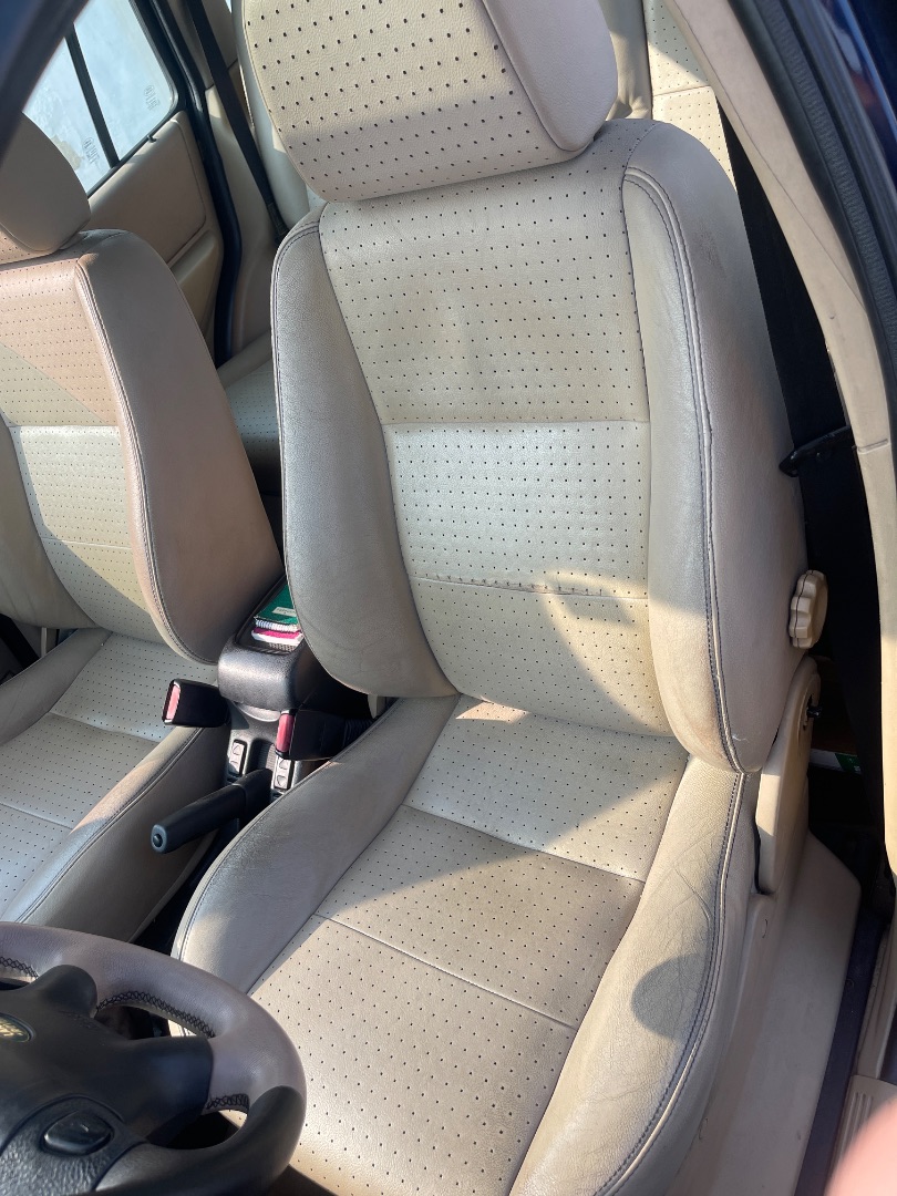 Asiento delantero izquierdo