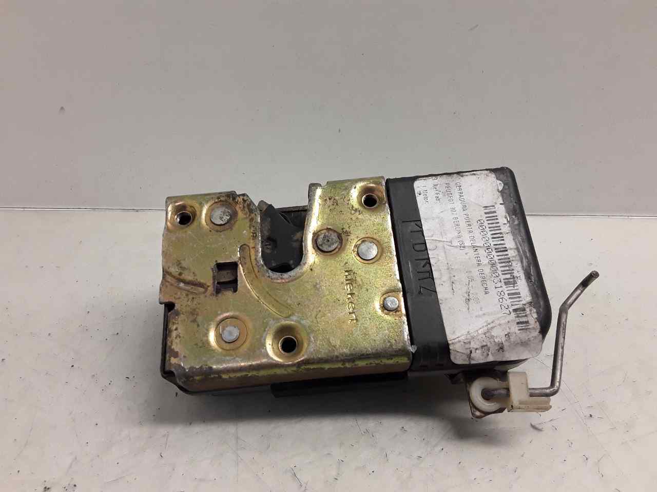 Cerradura puerta delantera derecha
