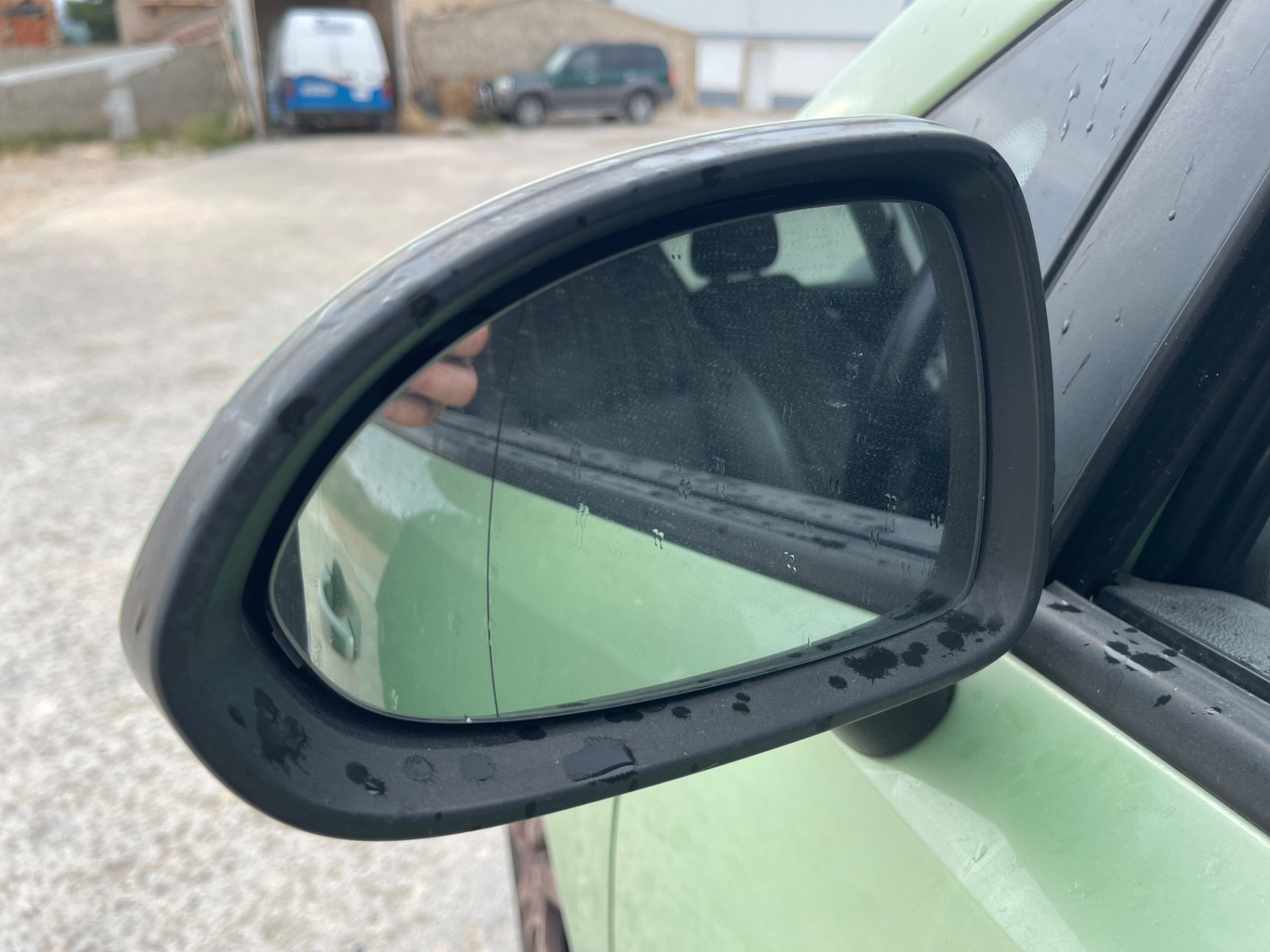 Retrovisor izquierdo