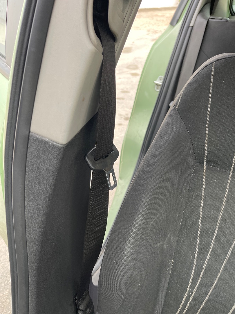 Cinturon seguridad delantero derecho