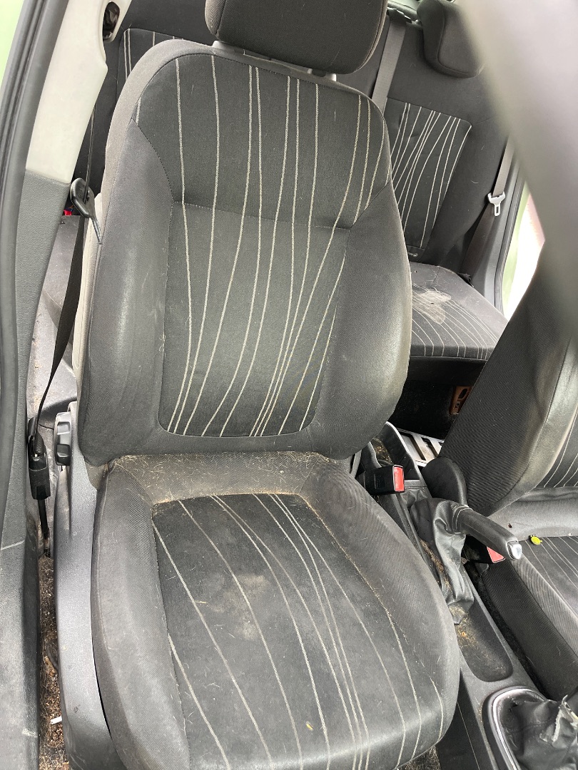 Asiento delantero derecho