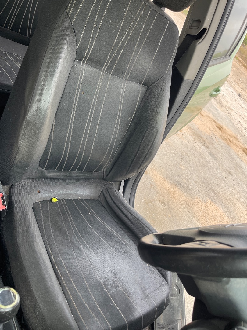 Asiento delantero izquierdo
