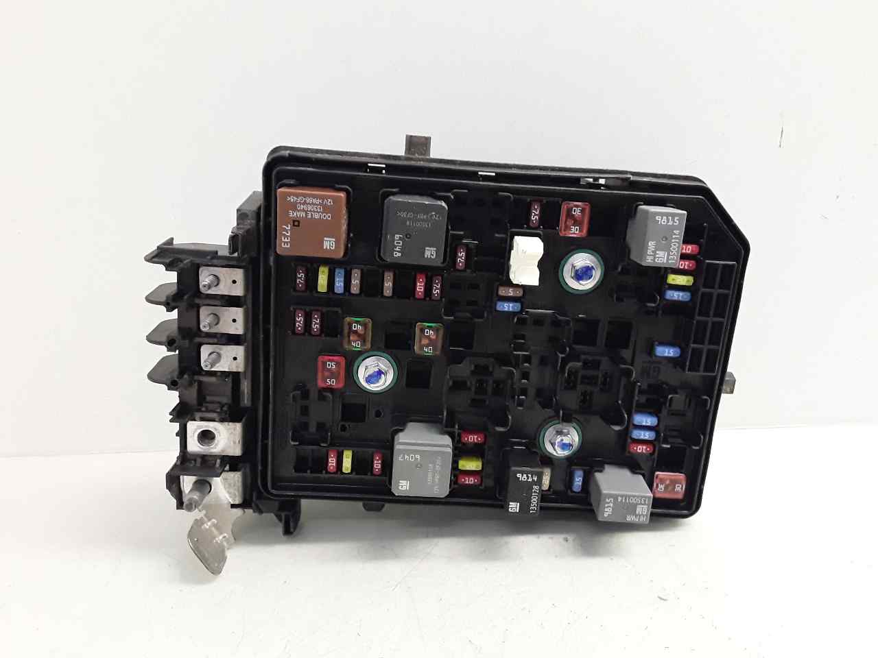 Caja reles / fusibles