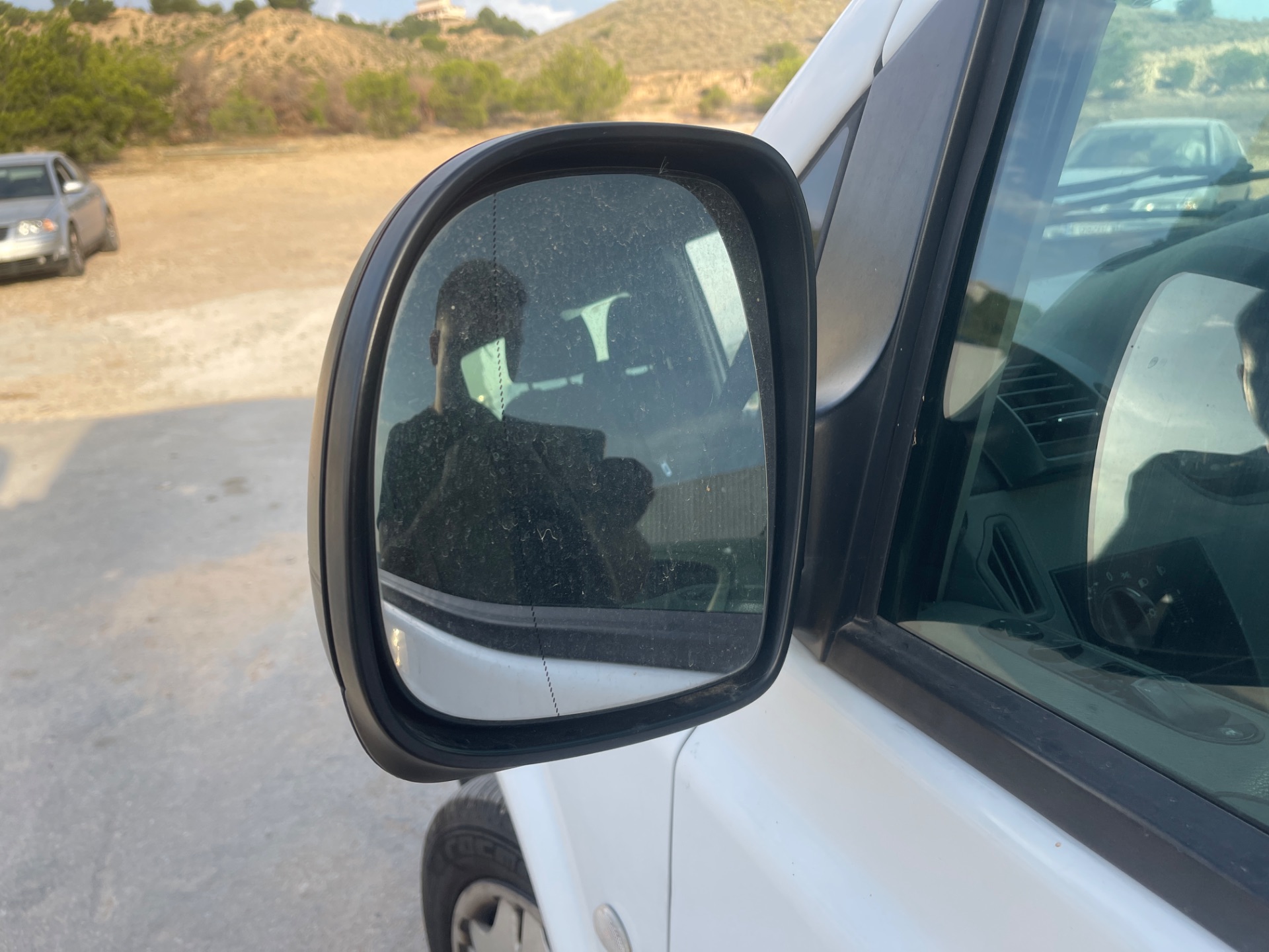 Retrovisor izquierdo