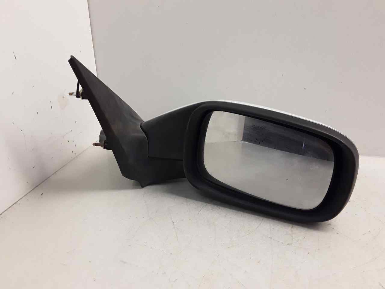 Retrovisor derecho